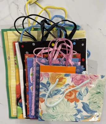 Lote de 11 Bolsas Regalo: Todas Ocasiones, Cumpleaños, Bebé, Boda Algunas Nuevas y Usadas Foto 1 de 4