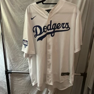 Nike Dodgers 2020 World Series Patch Jersey White #35 Bellinger size XL - Picture 1 of 5