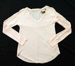 American Eagle Outfitters AEO Suave y Sexy T Manga Larga Cuello en V Camisa Rosa XS - Imagen 1 de 3