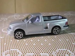 279Z Burago Italia Ford Svt F150 Pick-Up Argento 1:43 - Foto 1 di 7