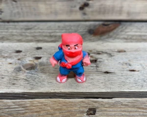 "Figura de Soma Ninja 1986 turbante rosa neón traje azul artes marciales de goma juguete de 2"" de colección" - Imagen 1 de 6