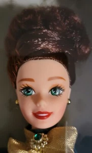 1996 Hallmark Yuletide Romance Barbie Third and Final in a Series NRFB Redhead - Picture 1 of 4