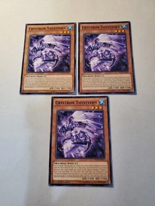 Yugioh - Crystron Thystvern INOV-EN019 NM 1st ed Common x3 - Foto 1 di 1