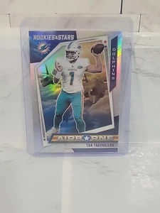 TUA TAGOVAILOA ~ 2021 Panini Rookies & Stars #AB-13 Airborne Silver Prizm PWE - Bild 1 von 2