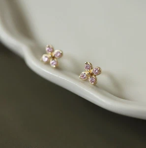 Dainty Rose Quartz Clover Flower Gold Plated 925 Silver Claw Post Stud Earrings - Picture 1 of 4