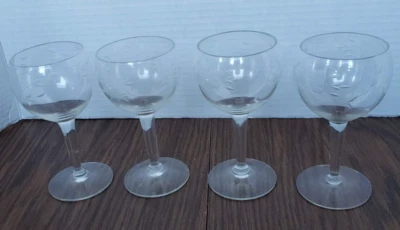 Set of 4 Vintage Etched Crystal Dessert Wine Glasses Five Inch Stemware - Image 1 of 4