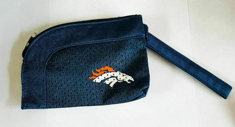 NEW! DENVER BRONCOS JERSEY STADIUM WRISTLET WALLET LICENSED Cover