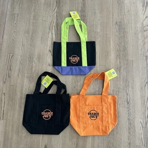 Mini bolsas de mano de lona de Halloween Trader Joe's lote limitado de 3 sacos ENVÍO AHORA - Imagen 1 de 3