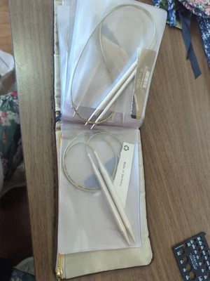 Juego original de 18 agujas Addi varios tamaños y diseños improvisados estuche  Foto 1 de 4