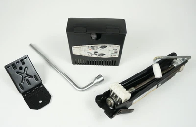 Kit de reparación de neumáticos Chrysler Crossfire 2004-2008 compresor gato elevación llave de tuerca Foto 1 de 4