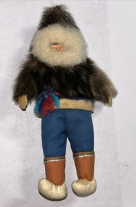 Vintage Handcrafted INUIT Alaskan Fur 5" Doll Carved Face Removable Fur Coat - Picture 1 of 21