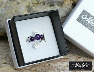 Anillo de alambre ajustable hecho a mano en plata de primera ley con amatista. - Imagen 1 de 8