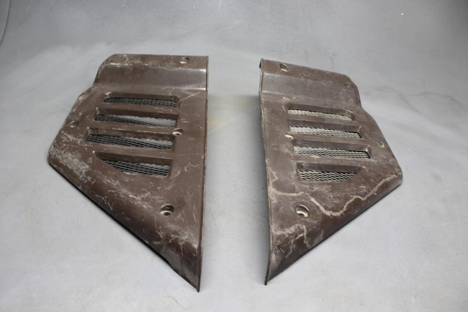 1983 Suzuki GS1100GK TAMPA CAPUZ DE VENTILAÇÃO ACABAMENTO DE PERSIANA MARROM 94445-49400 - Imagem 1 de 4