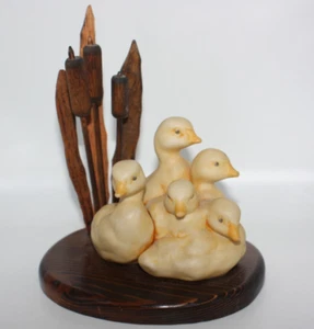 Vtg Ceramic Ducklings Holland Mold Porcelain Hand Painted Wooden Base Cute - Picture 1 of 11