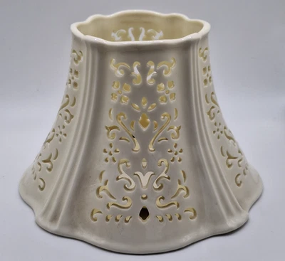 Vela Yankee frasco grande porcelana topper marfim "ilhós de renda" padrão recorte aberto - Imagem 1 de 4