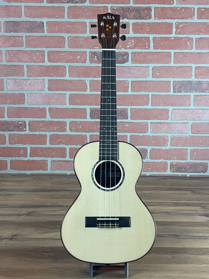 Ukelele tenor Kala 20 aniversario abeto liso acolchado sapele (con bolsa) Foto 1 de 4