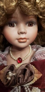 Bambola vittoriana vintage Duck House cimelio con ombrellone e supporto  - Foto 1 di 15