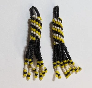Vintage Kumihimo Quaste Paar schwarz gelb weiß kleine Perlen Armband Charm Ohrring - Bild 1 von 2