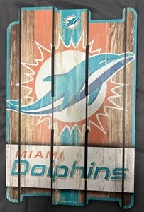 ๐ NEW ๐ WINCRAFT ๐ฌ MIAMI DOLPHINS ๐ฌ DISTRESSED WOOD PLANK SIGN 11"X17'' - Picture 1 of 2