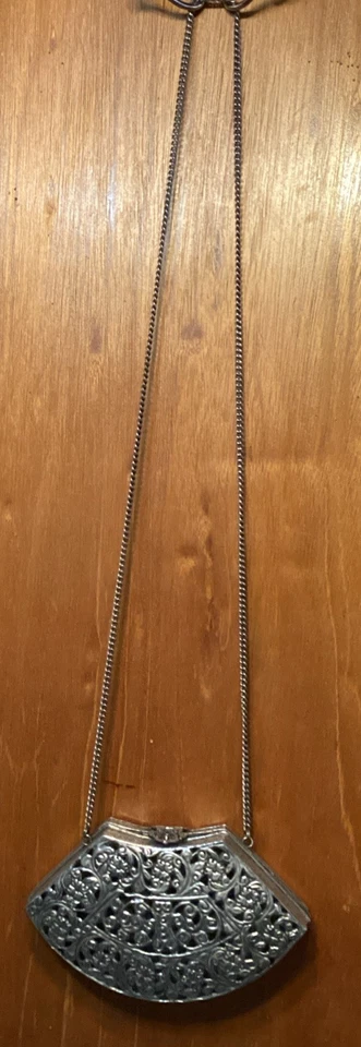 Bolso de hombro vintage de metal duro plateado Foto 1 de 4