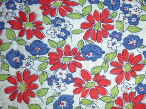 Vtg Feedsack Fabric Full Open Red Blue Flowers on Off White  37x46" - Picture 1 of 6