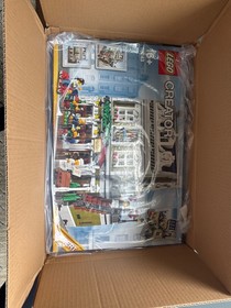 LEGO Creator Expert: Parisian Restaurant (10243)
