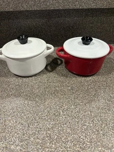 2 CROFTON Keramik Kasserolle Mini Schale weiß & rot Auflaufförmchen Dutch Oven Steinzeug - Bild 1 von 6
