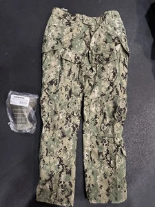Nuovo Patagonia PCU livello 9, pantalone 34 regolare con ginocchiere AOR2 NSW. - Foto 1 di 2