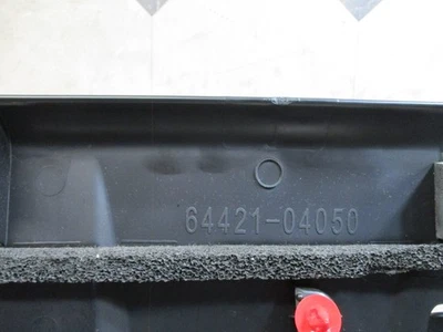 Toyota Tacoma TRD 2021 4x4 todoterreno trasero derecho almacenamiento moldura panel cubierta. Foto 1 de 4