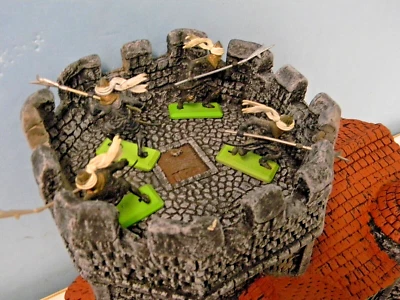 4 1/32nd Britains Deetail Saracens all same pose an color (April. Listing) - Image 1 of 4