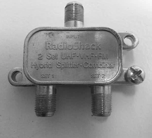 Radio Shack 2 set UHF/VHF/FM Hybrid Splitter Combiner Coax NEW - Picture 1 of 4