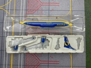 Avión de pasajeros 1:200 Hogan Ukrainian Airlines BOEING 737-800 modelo de plástico ABS - Imagen 1 de 1
