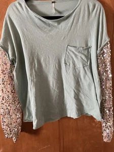 Free People Celine hell mintgrün Pailletten LS Shirt Oberteil Damen XS LESEN - Bild 1 von 7