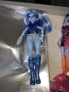 Monster High G3 Skulltimate Secrets Mysteries Abbey Bominable Modepuppe - Bild 1 von 10