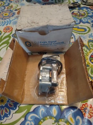 Eagle Signal 7237-5116 MOTOR - Image 1 of 2