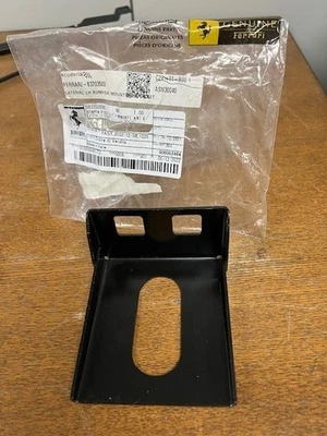 Parachoques delantero izquierdo feri 348 355 360 599 612 soporte lateral #4400 Foto 1 de 3