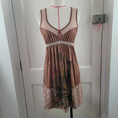 Top túnica Save The Queen marrón claro sin mangas tul apliques florales talla M Foto 1 de 4