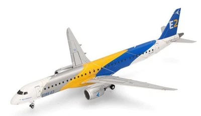 HERPA - Avion de ligne - EMBRAER E195-E2 Corporate livery PR-ZIQ - 1/200 - HE... - Photo 1/4