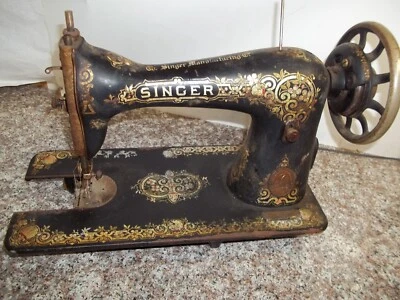 B3  SINGER 115 TREADLE SEWING MACHINE 1917 PARTS - Image 1 of 4