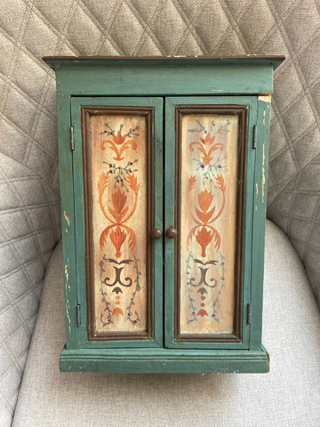 DOLLHOUSE DOLL 14" GREEN WOOD CABINET CUPBOARD SHABBY RUSTIC FARM DESIGN Cover