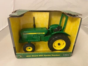 ERTL 15163 JOHN DEERE WIDE FRONT TRACTOR 1:16 SCALE N.I.B. - Picture 1 of 7