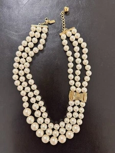 KATE SPADE New York 3 Triple Strand Pearl Necklace Gold Bow - Picture 1 of 3