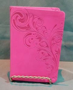 The Holy Bible KJV Holman Bible Publishers 2013 Pink Leather Touch - Bild 1 von 12