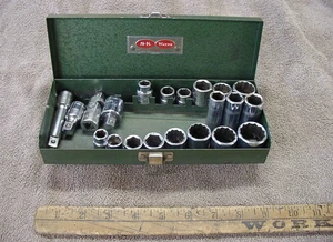Vntg SK Wayne Tool Box,17 SAE Sockets, Extension,Wobbler,Adapter,VGC,L@@K & READ - Picture 1 of 21