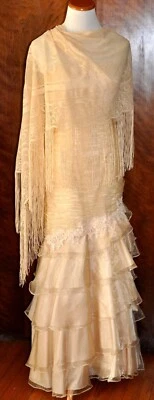 Vestido de sirena formal vintage Pinky & Me champán con cuentas con chal con flecos de encaje Foto 1 de 4