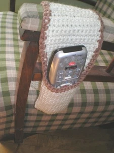 SOPORTE DE CONTROL REMOTO SOBRE SILLA BRAZOS 2 - GANCHILLO A MANO - Imagen 1 de 3