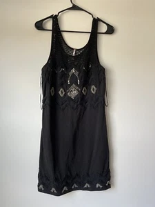 Free People Boho Kleid Größe Large schwarz gestrickt Perlen Strand gehäkelt Verkleidung - Bild 1 von 5