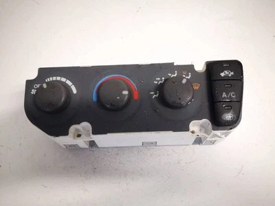Panel de control de clima Honda CR-V 2000 (interruptores de control de calefacción) bq #2177804-18 Foto 1 de 4