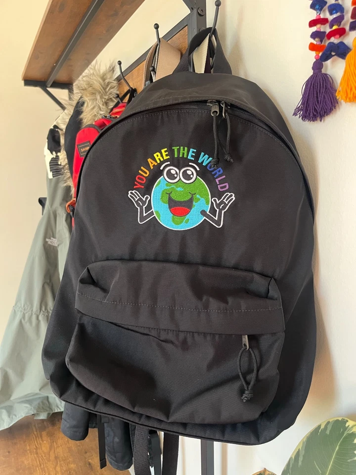 Mochila Exploradora Balenciaga "You Are The World" Foto 1 de 4