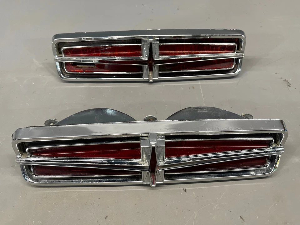 Oldsmobile Starfire Jetstar 1964 maletero luz trasera luz trasera lente Foto 1 de 4